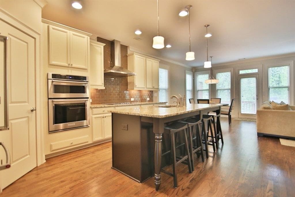 4 bedroom, 2,672 sq ft single family residence sold at 2113 Elvan Circle, Atlanta, GA 30317