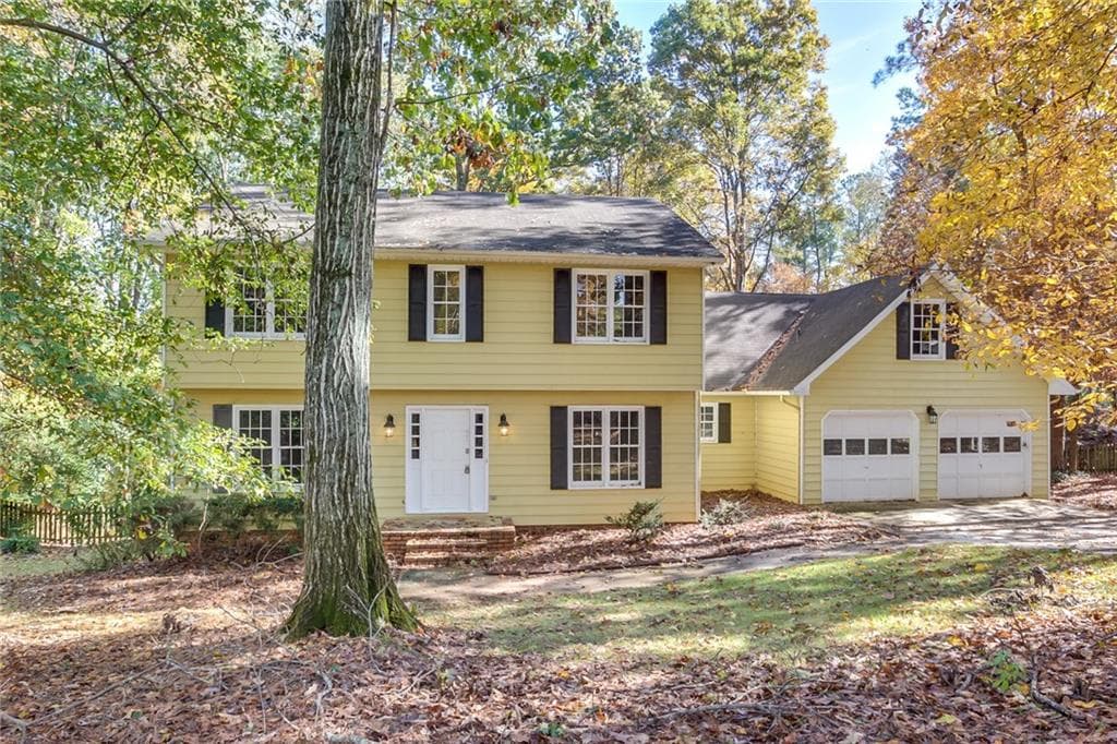 4 bedroom, 2,721 sq ft single family residence sold at 11645 Northgate Trail, Roswell, GA 30075