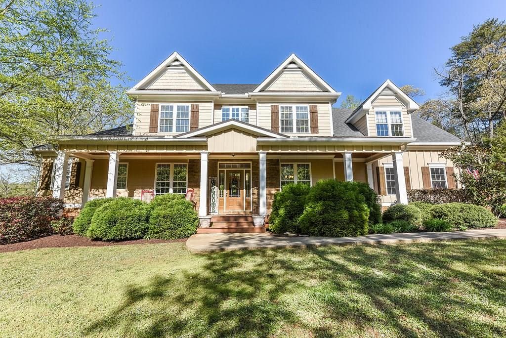 6 bedroom, 2,964 sq ft single family residence sold at 245 Pine Crest Circle, Canton, GA 30114