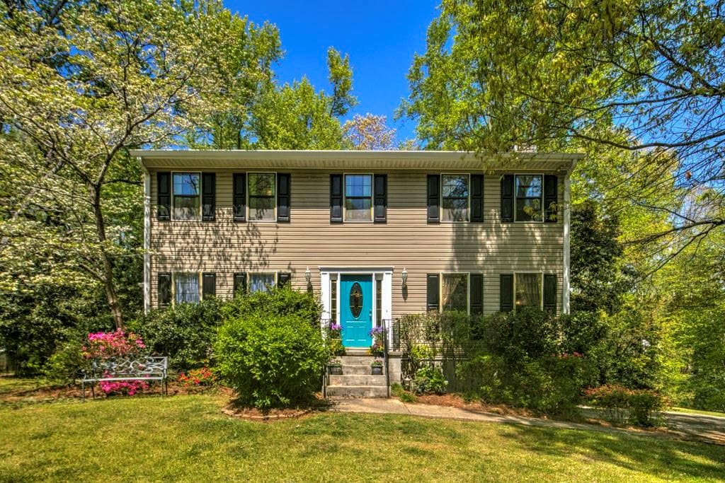 3 bedroom, 2,214 sq ft single family residence sold at 4556 Gann Crossing, Smyrna, GA 30082