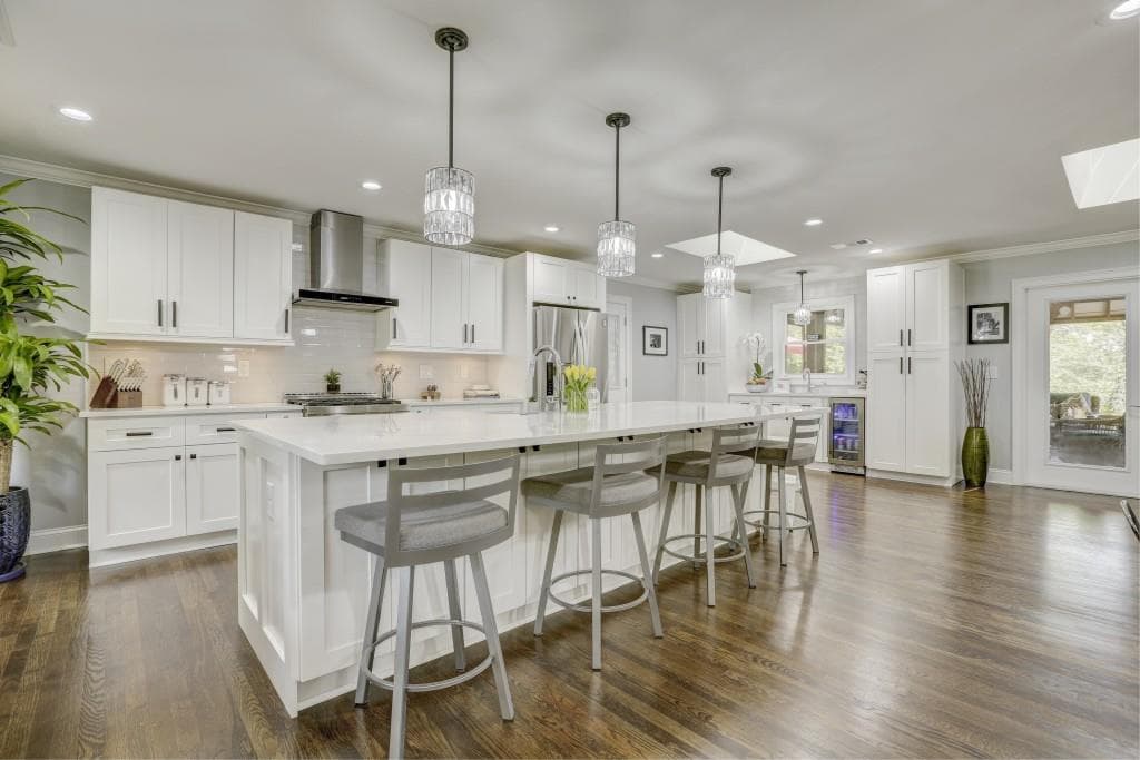 5 bedroom, 2,932 sq ft single family residence sold at 1680 Knob Hill Court, Atlanta, GA 30329