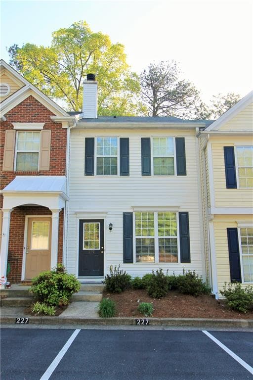 2 bedroom, 1,184 sq ft townhouse sold at 227 Buckland Drive, Alpharetta, GA 30022