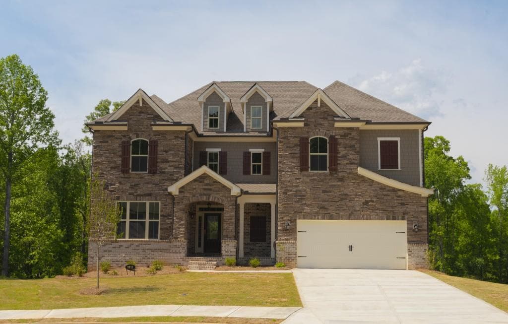 5 bedroom, 4,144 sq ft single family residence sold at 3911 Crimson Ridge Way, Buford, GA 30518