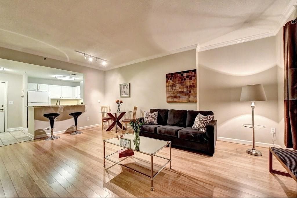 1 bedroom, 723 sq ft condominium sold at 1101 JUNIPER Street 308, Atlanta, GA 30309