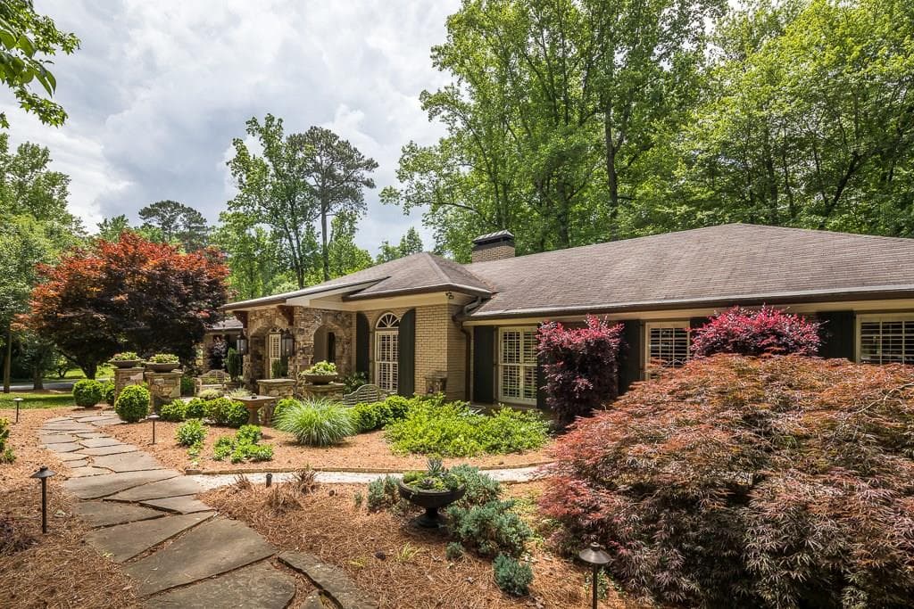 5 bedroom, 3,926 sq ft single family residence sold at 5409 Trowbridge Drive, Atlanta, GA 30338