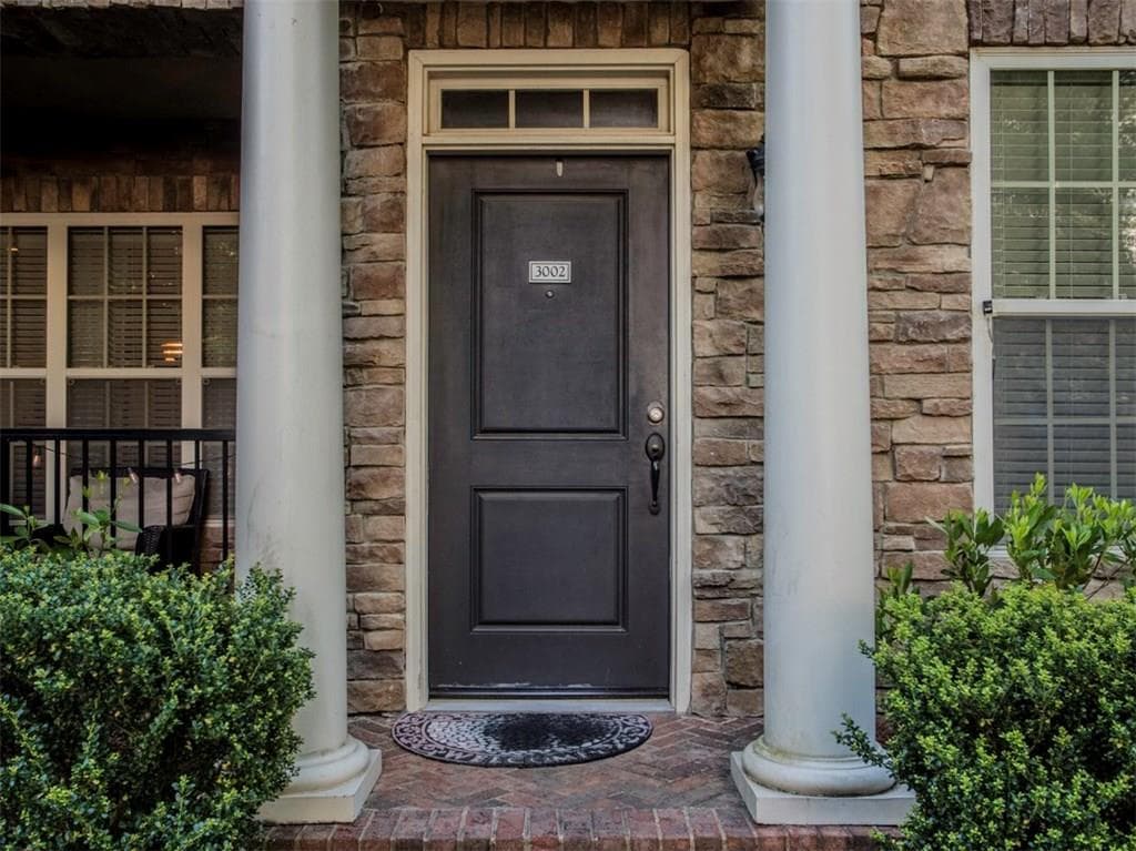 1 bedroom, 1,141 sq ft condominium sold at 2300 Peachford Road 3002, Dunwoody, GA 30338