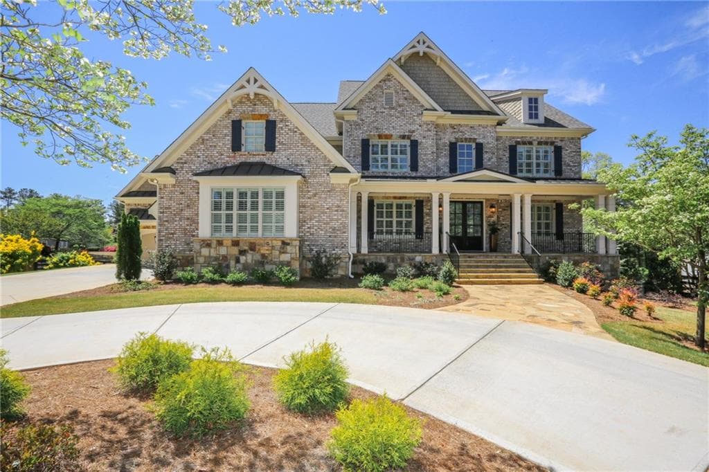 5 bedroom, 4,600 sq ft single family residence sold at 330 Chaffin Road, Roswell, GA 30075