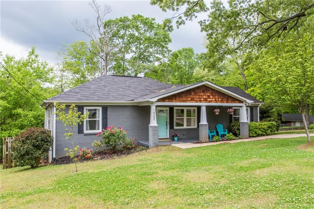 3 bedroom, 1,400 sq ft single family residence sold at 1935 Mcafee Place, Decatur, GA 30032