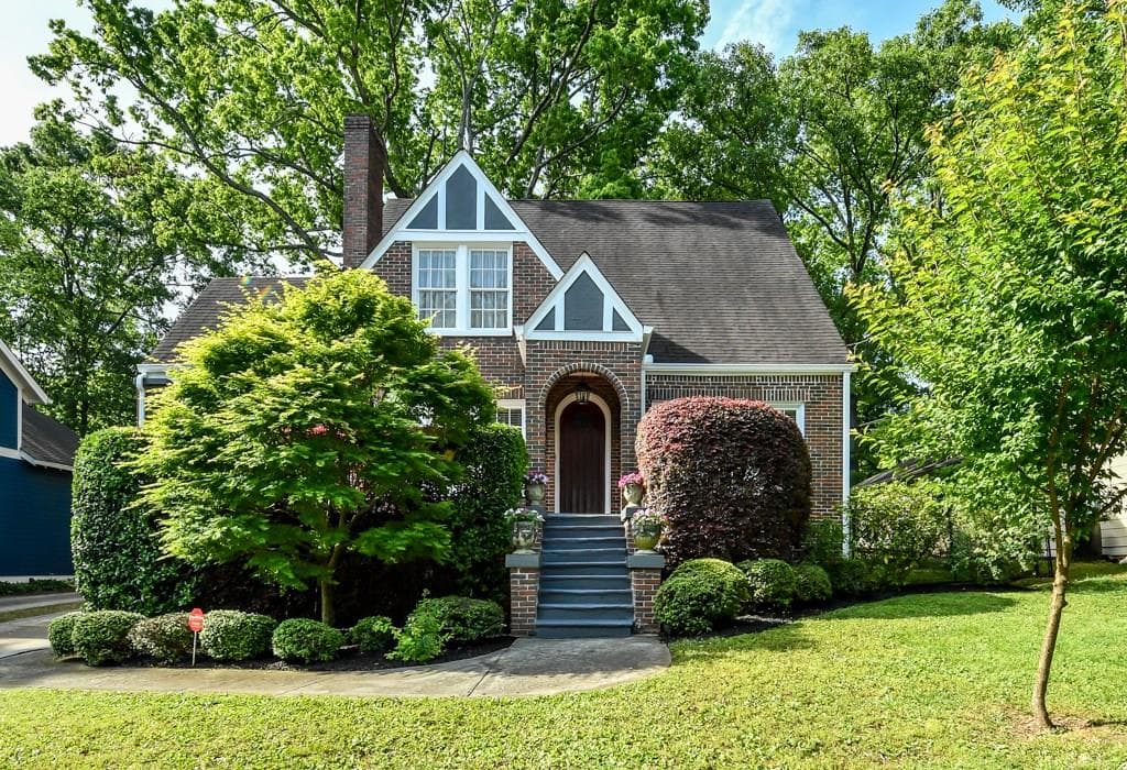 4 bedroom, 2,576 sq ft single family residence sold at 1577 Glenwood Avenue, Atlanta, GA 30316