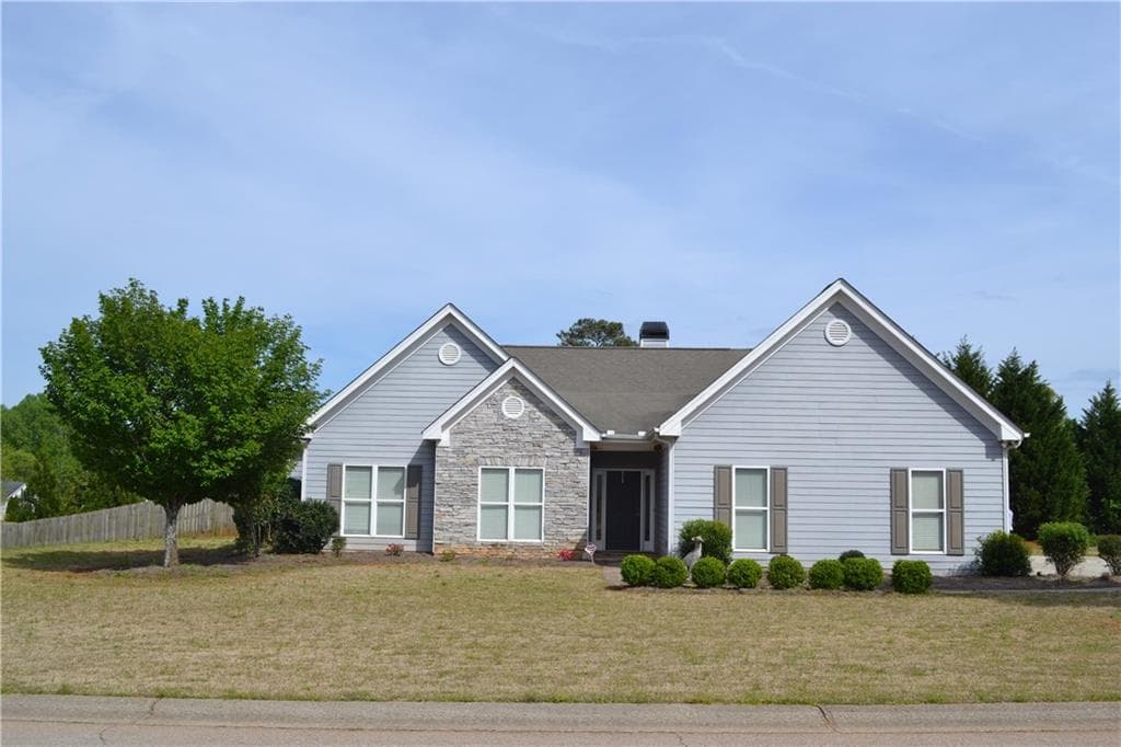 3 bedroom, 1,682 sq ft single family residence sold at 88 Remington Park Drive, Braselton, GA 30517