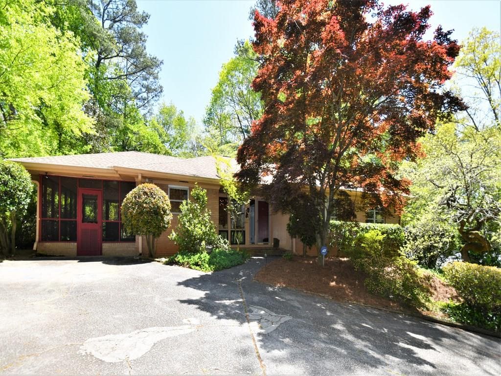 4 bedroom, 1,683 sq ft single family residence sold at 1031 BURTON Drive, Atlanta, GA 30329