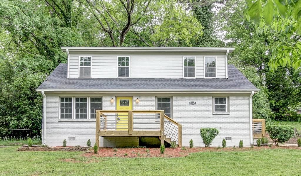 4 bedroom, 1,800 sq ft single family residence sold at 2065 Dellwood Place, Decatur, GA 30032
