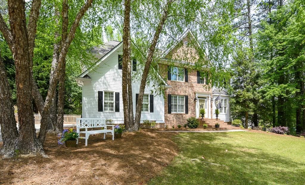 5 bedroom, 4,905 sq ft single family residence sold at 6002 KENBROOK Lane, Acworth, GA 30101