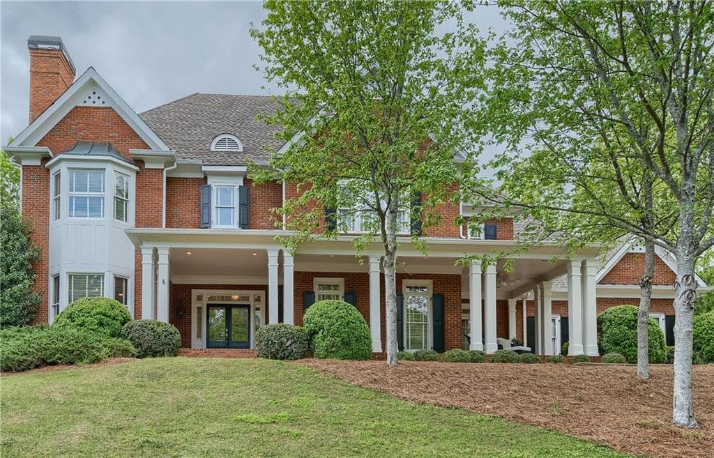 5 bedroom, 4,494 sq ft single family residence sold at 1010 Bedford Gardens Drive, Alpharetta, GA 30022