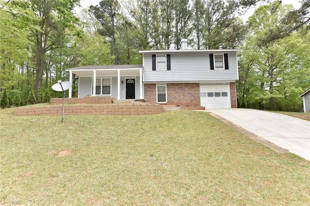 3 bedroom, 1,706 sq ft single family residence sold at 4555 Old Lake Drive, Decatur, GA 30034