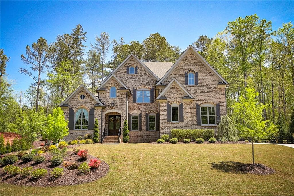 5 bedroom, 8,328 sq ft single family residence sold at 16855 Quayside Drive, Alpharetta, GA 30004