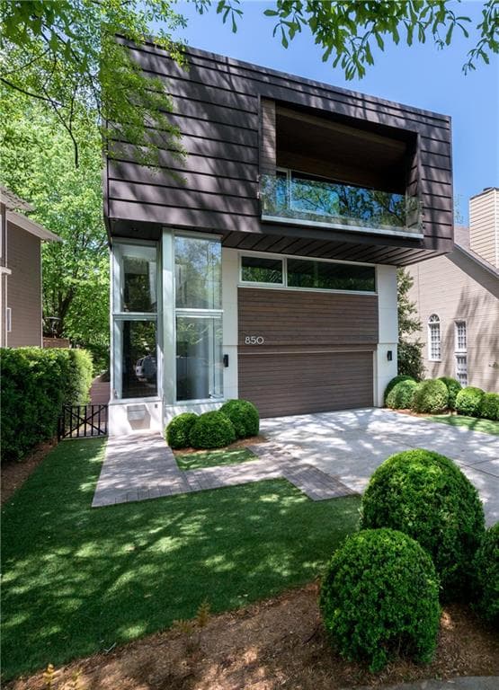 4 bedroom, 3,129 sq ft single family residence sold at 850 Vedado Way, Atlanta, GA 30308