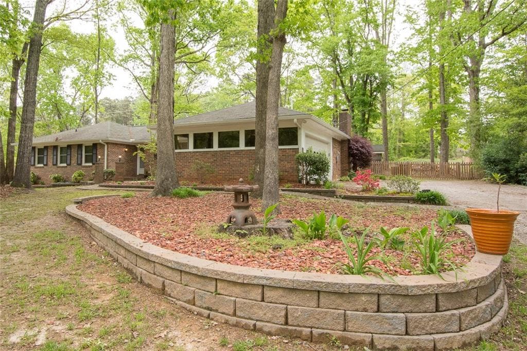 3671 Rainbow Circle, Snellville, GA 30039 — most recent listing photo