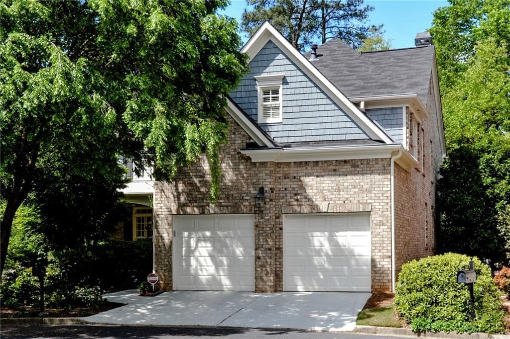 6490 Glen Oaks Lane, Sandy Springs, GA 30328 — most recent listing photo
