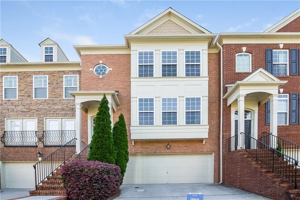 3 bedroom, 2,430 sq ft condominium sold at 4705 Wehunt Trail 27, Smyrna, GA 30082