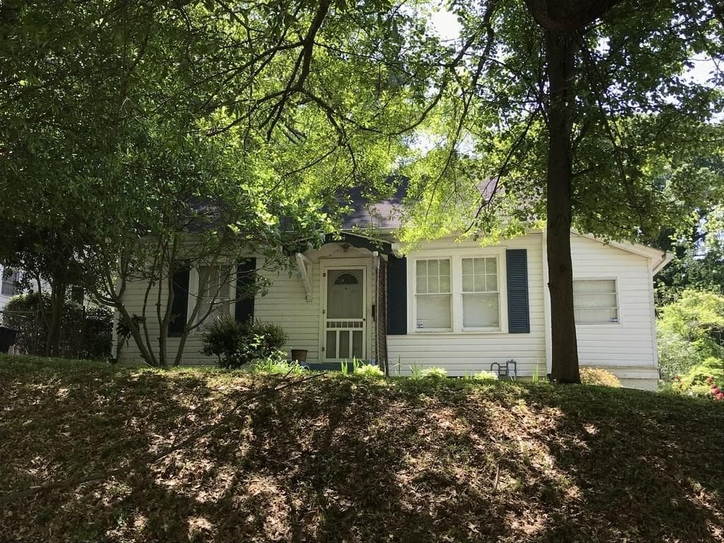 2 bedroom, 1,134 sq ft single family residence sold at 1654 westhaven Drive, Atlanta, GA 30311
