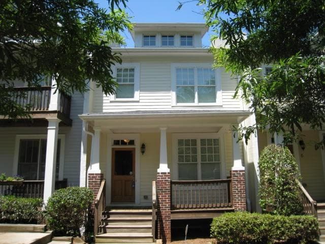 3 bedroom, 1,862 sq ft townhouse sold at 8 Oakhurst Terrace, Decatur, GA 30030