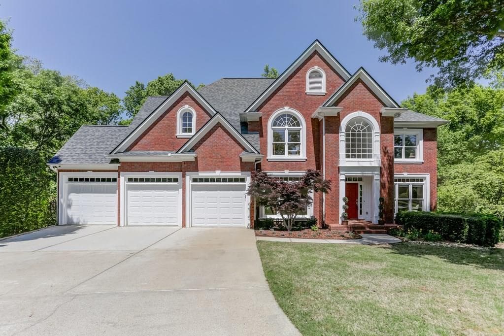 6 bedroom, 5,280 sq ft single family residence sold at 1915 Hill Chase, Alpharetta, GA 30022