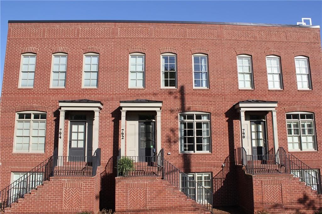 3 bedroom, 2,400 sq ft townhouse sold at 792 Virginia Park Circle, Atlanta, GA 30306