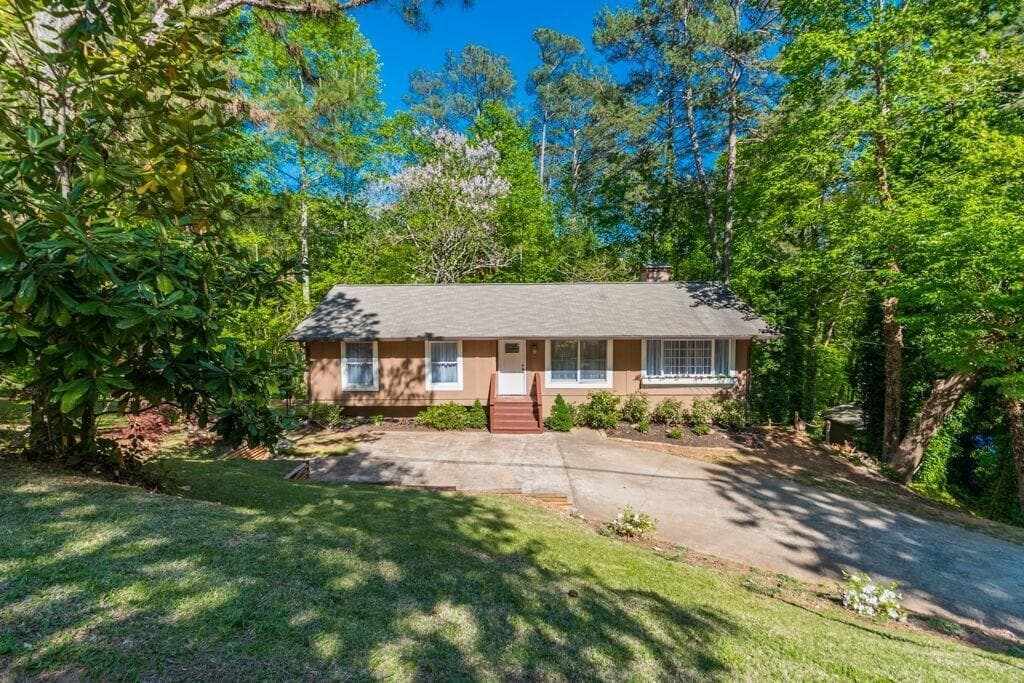 3 bedroom, 2,727 sq ft single family residence sold at 2315 LAKESIDE Trail, Cumming, GA 30041
