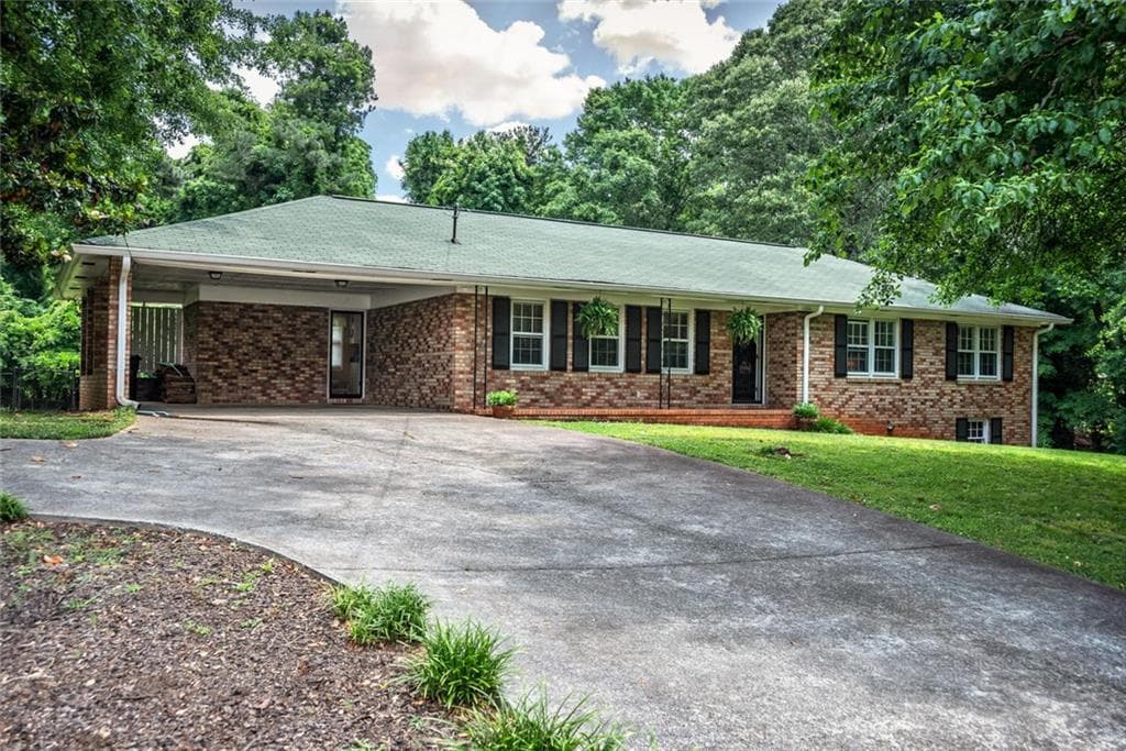3 bedroom single family residence sold at 2623 Whitehurst Drive, Marietta, GA 30062