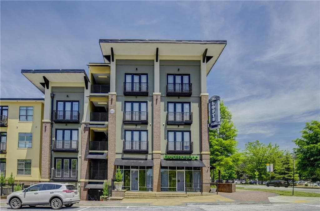 1 bedroom, 794 sq ft condominium sold at 5300 Peachtree Road 2202, Atlanta, GA 30341