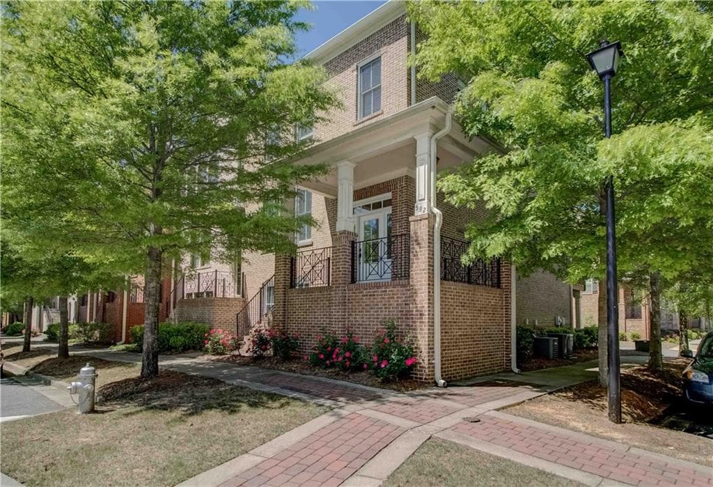 4 bedroom, 2,350 sq ft townhouse sold at 532 Twinrose Way, Alpharetta, GA 30004