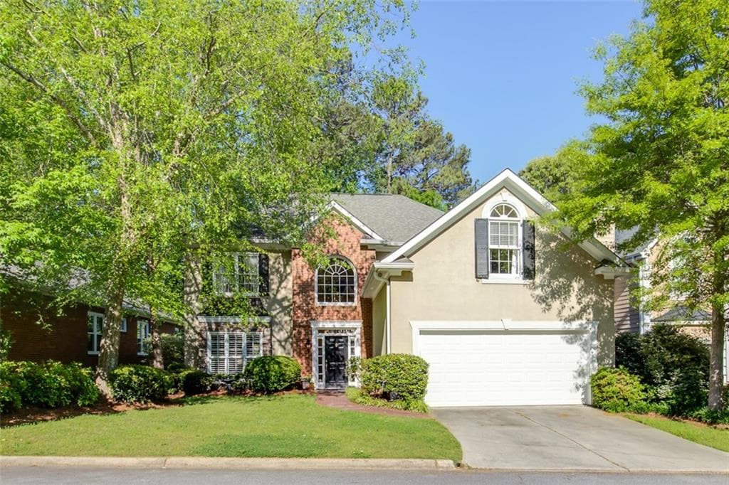 4 bedroom, 2,332 sq ft single family residence sold at 1530 Laurel Park Circle, Atlanta, GA 30329