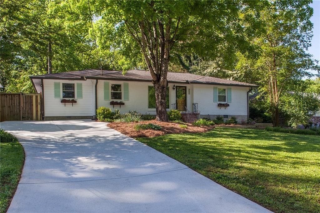 3 bedroom, 1,403 sq ft single family residence sold at 2635 Harrington Drive, Decatur, GA 30033