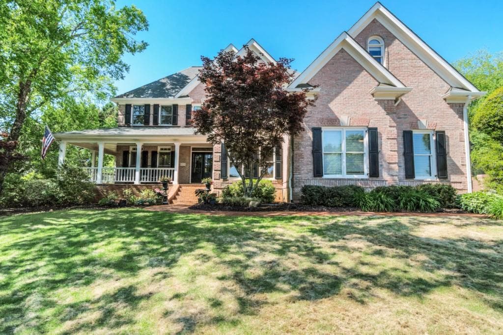 4 bedroom, 5,316 sq ft single family residence sold at 6430 Stallion Drive, Cumming, GA 30040
