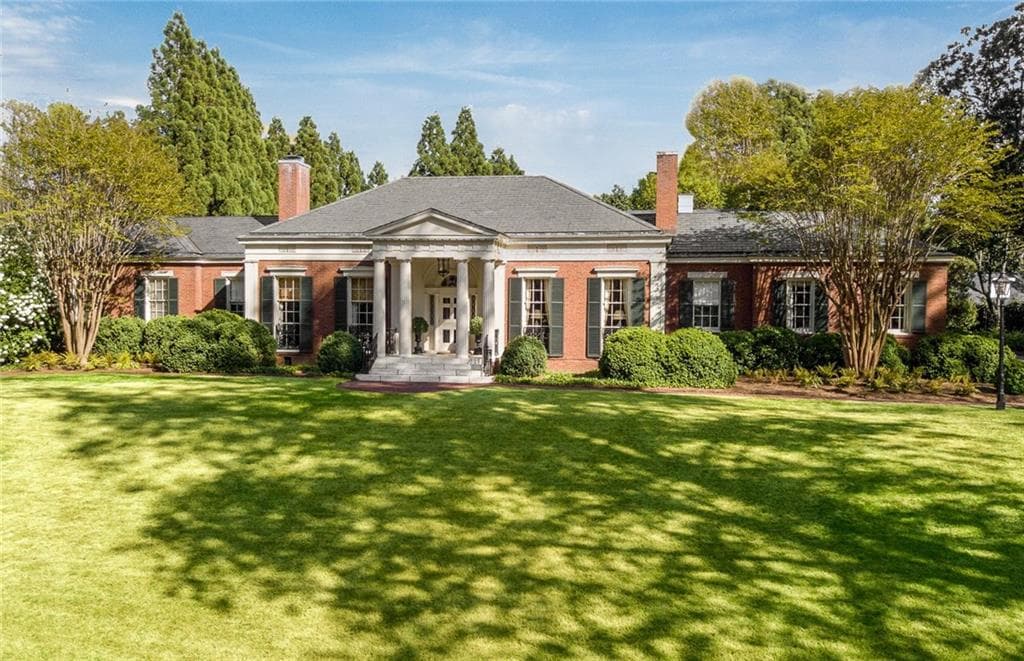 4 bedroom, 4,528 sq ft single family residence sold at 2959 Andrews Drive, Atlanta, GA 30305