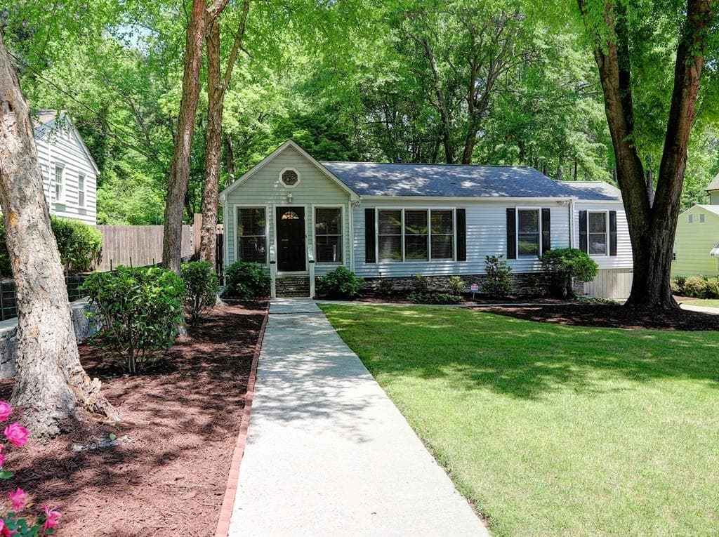 3 bedroom, 1,357 sq ft single family residence sold at 1762 8th Street, Atlanta, GA 30341