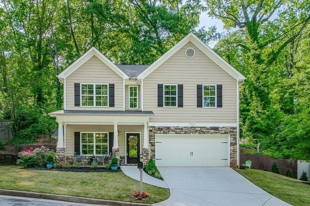 4 bedroom, 2,220 sq ft single family residence sold at 1393 KNOB HILL Court, Atlanta, GA 30316