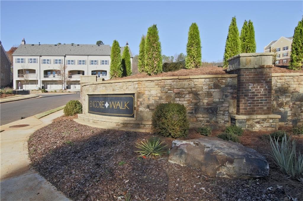 3 bedroom, 2,215 sq ft townhouse sold at 1922 Forte Lane, Alpharetta, GA 30009