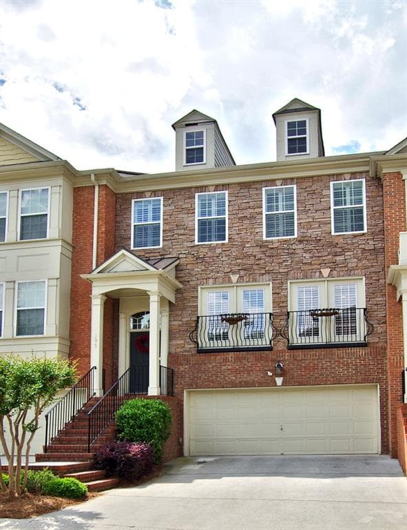 3 bedroom, 2,382 sq ft townhouse sold at 1675 Wehunt Place 10, Smyrna, GA 30082