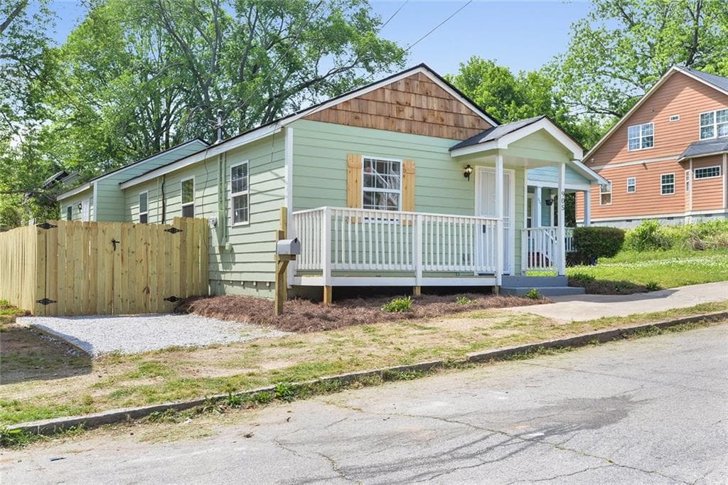 3 bedroom single family residence sold at 905 Sims Street, Atlanta, GA 30310