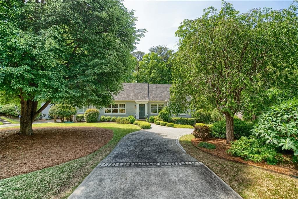 5 bedroom, 3,350 sq ft single family residence sold at 501 E Wesley Road, Atlanta, GA 30305