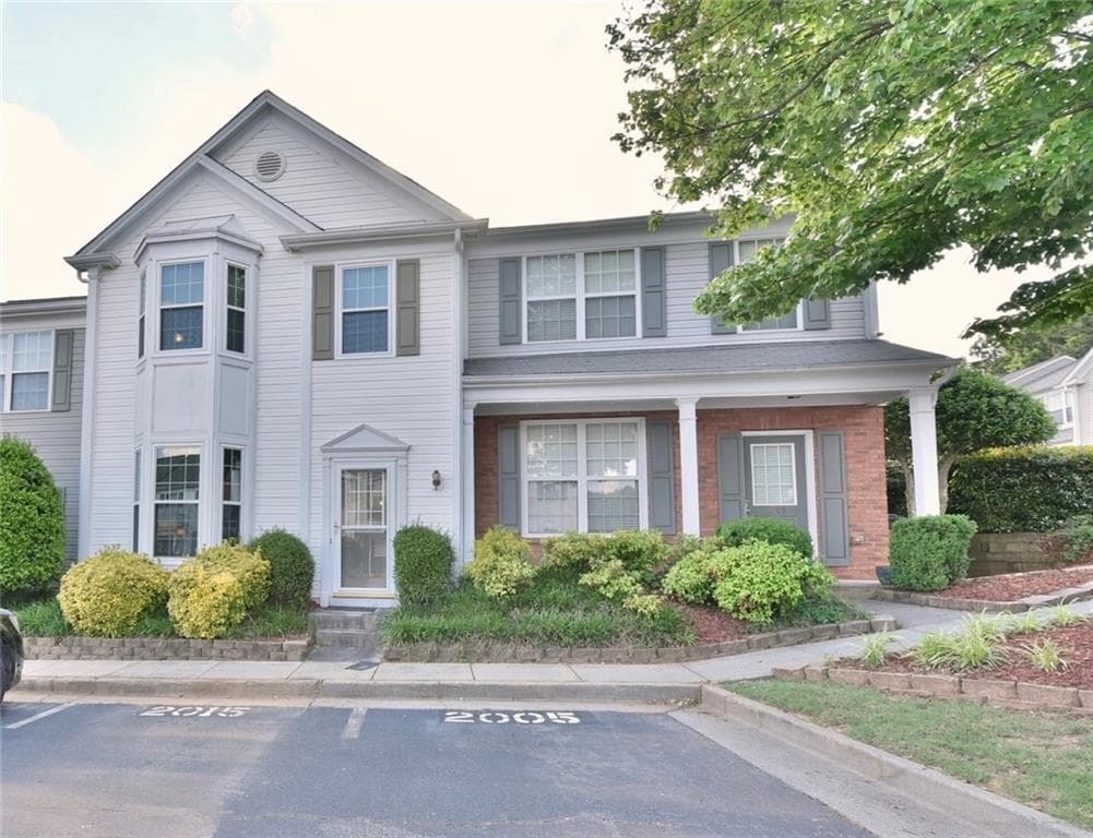 2 bedroom, 1,287 sq ft townhouse sold at 2015 Kilmington Square, Alpharetta, GA 30009