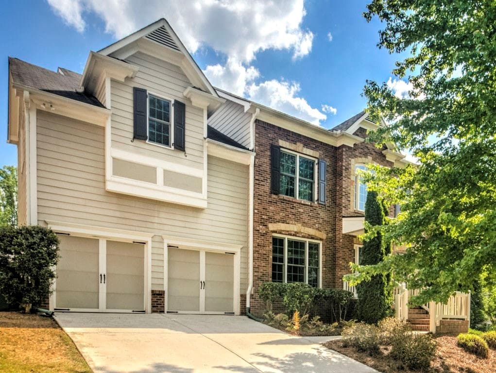 5 bedroom, 3,053 sq ft single family residence sold at 953 Woodland Run, Smyrna, GA 30082