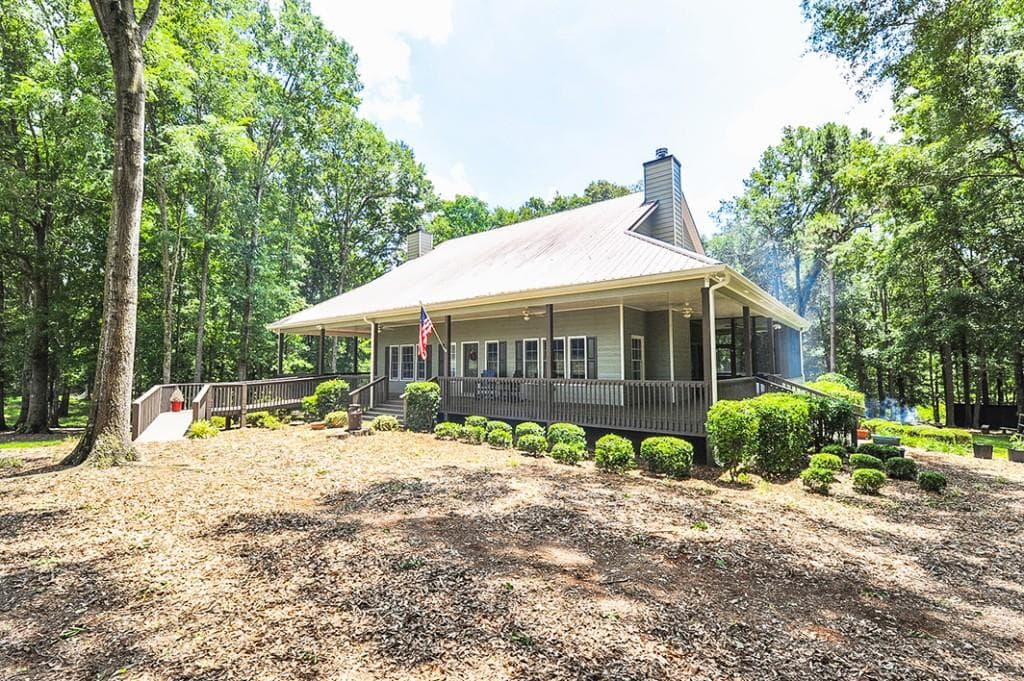 4 bedroom, 3,238 sq ft single family residence sold at 1068 Wrights Mill Road, Commerce, GA 30530