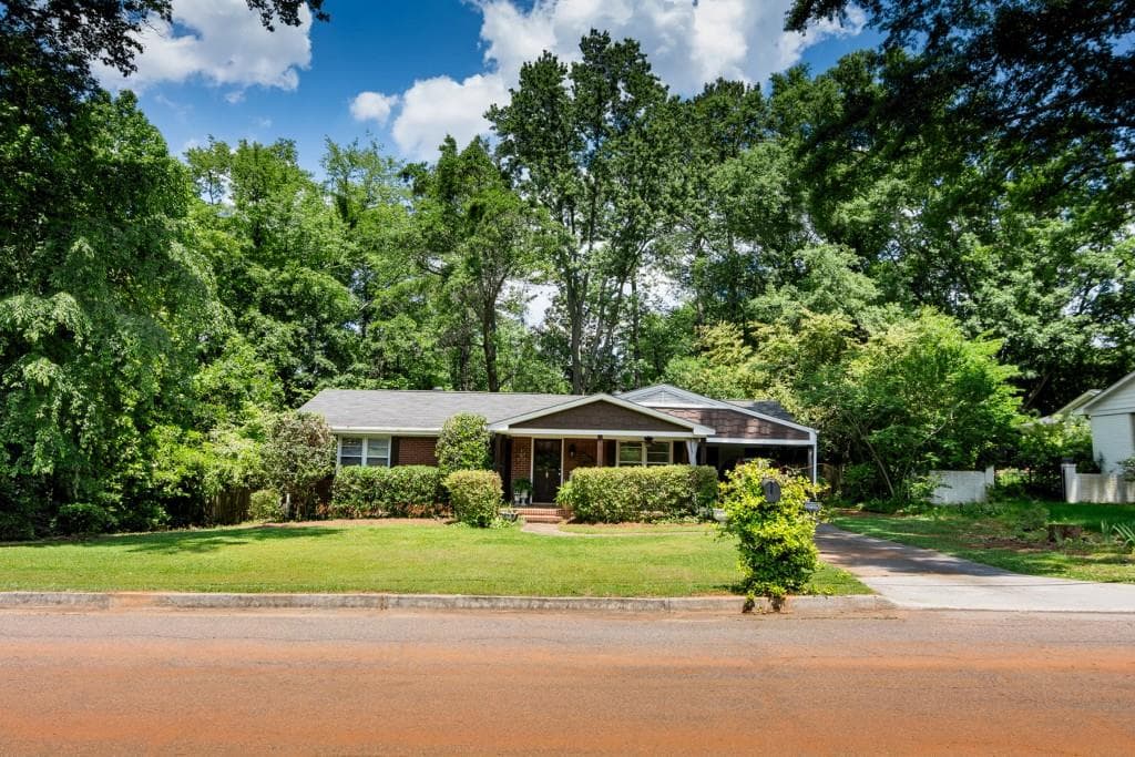 1239 Hayes Drive, Smyrna, GA 30080 — most recent listing photo