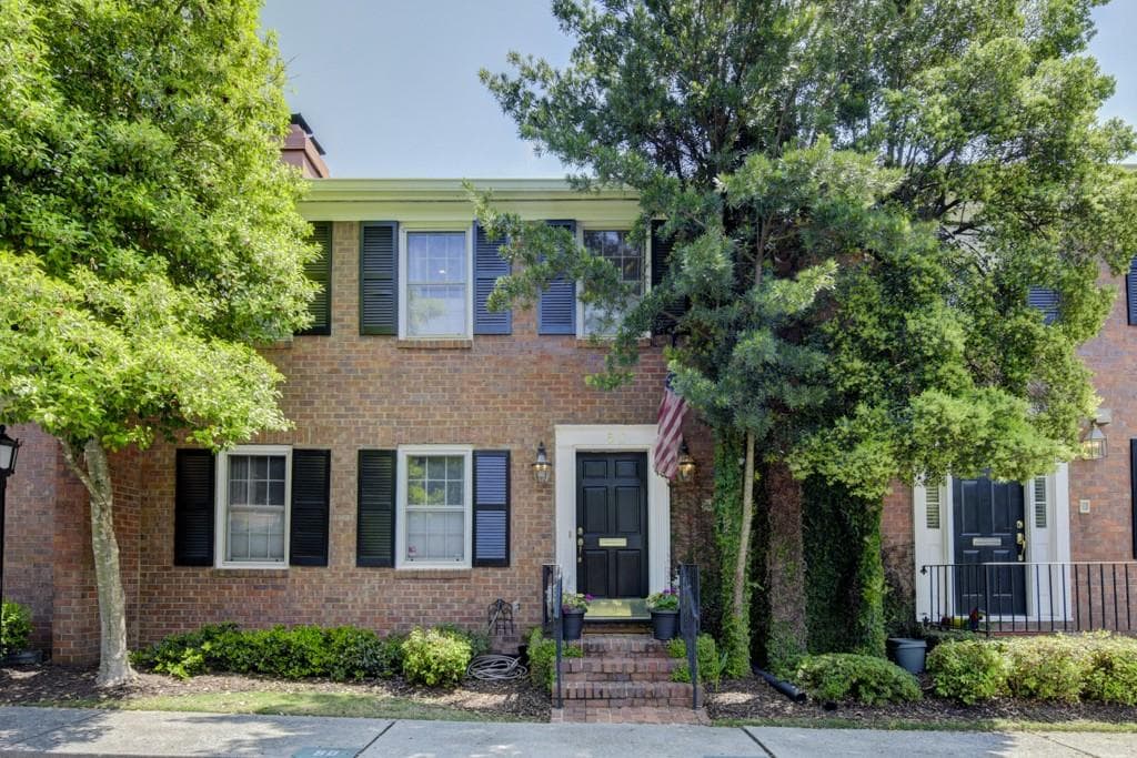 3 bedroom, 1,750 sq ft townhouse sold at 4620 Wieuca Road 50, Atlanta, GA 30342