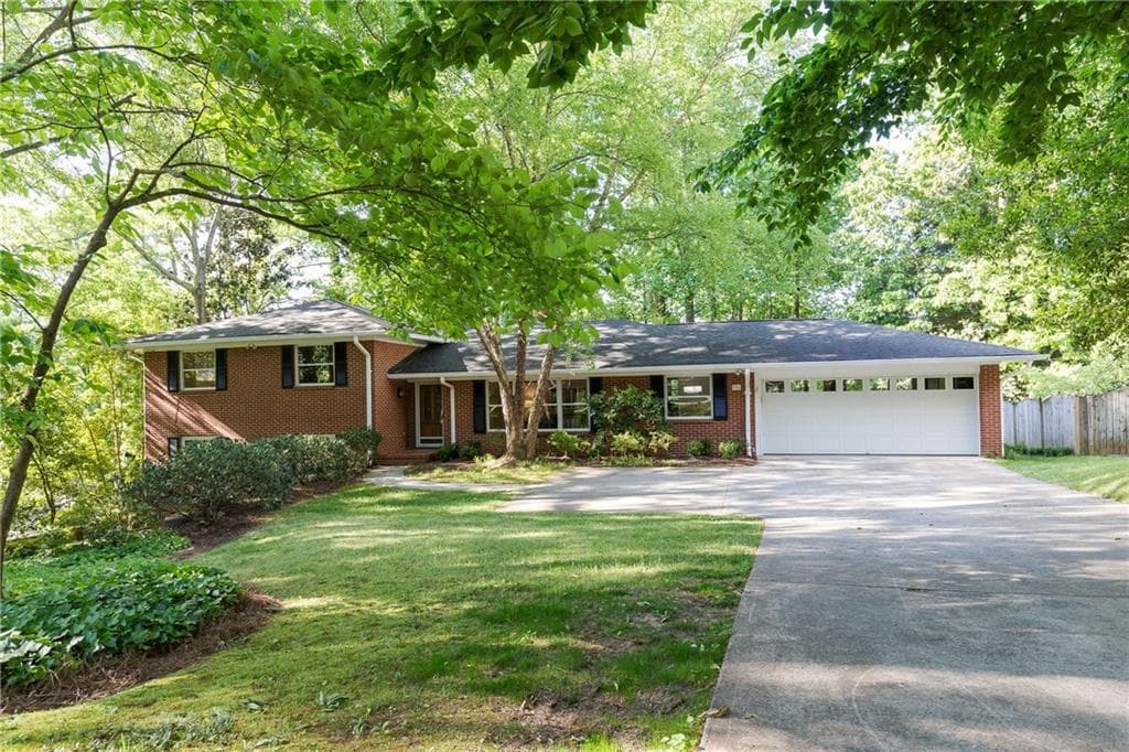 385 Montevallo Drive, Sandy Springs, GA 30342 — most recent listing photo