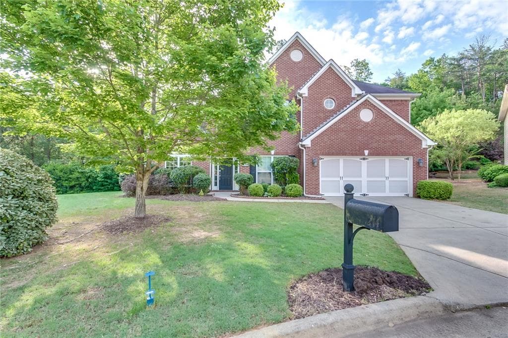 4 bedroom, 2,495 sq ft single family residence sold at 214 White Cloud Run, Canton, GA 30114