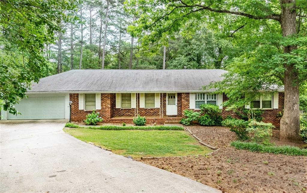 3 bedroom, 1,730 sq ft single family residence sold at 2785 Hawaii Court, Decatur, GA 30033